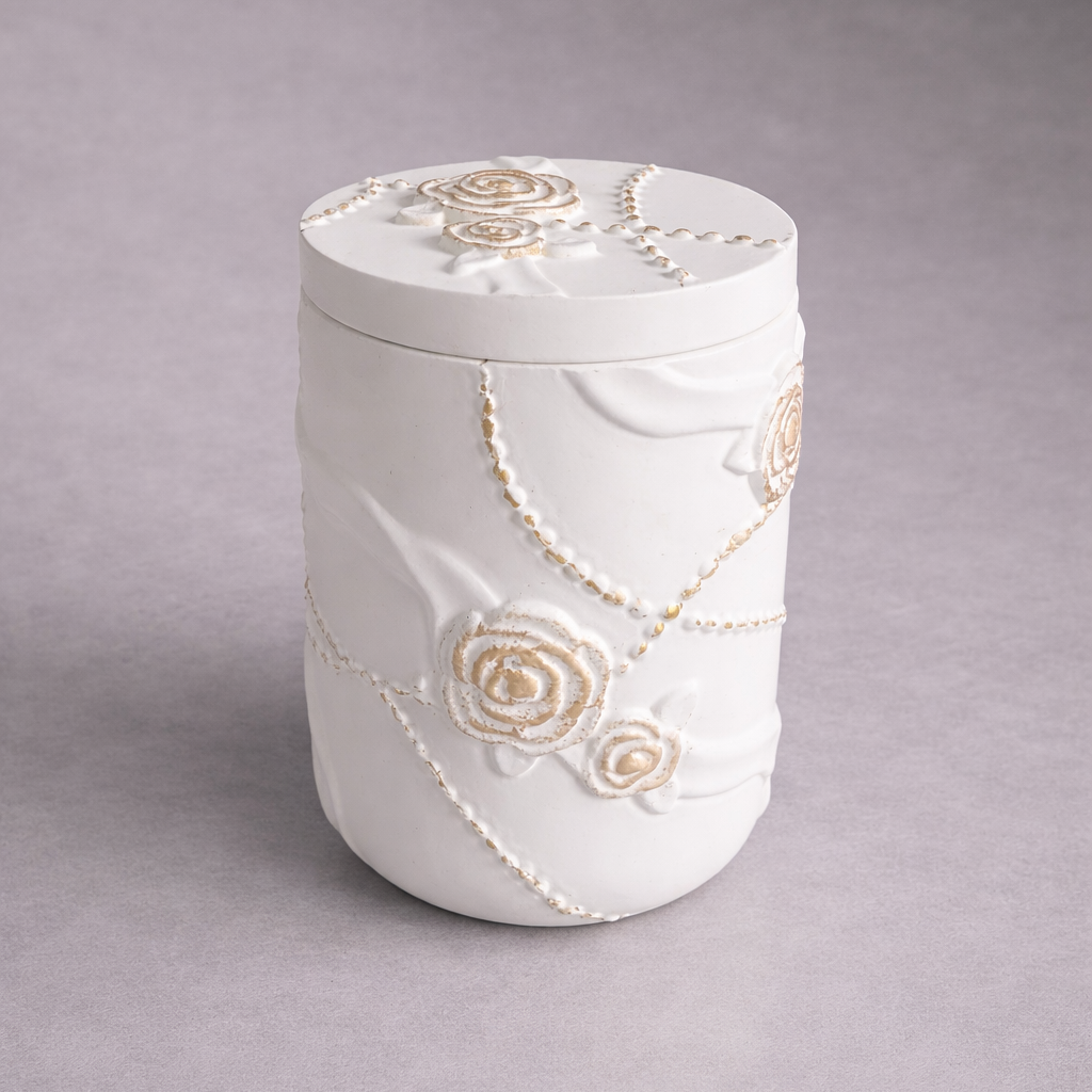 Floral Relief Soy Candle – Handcrafted Vessel with gold details