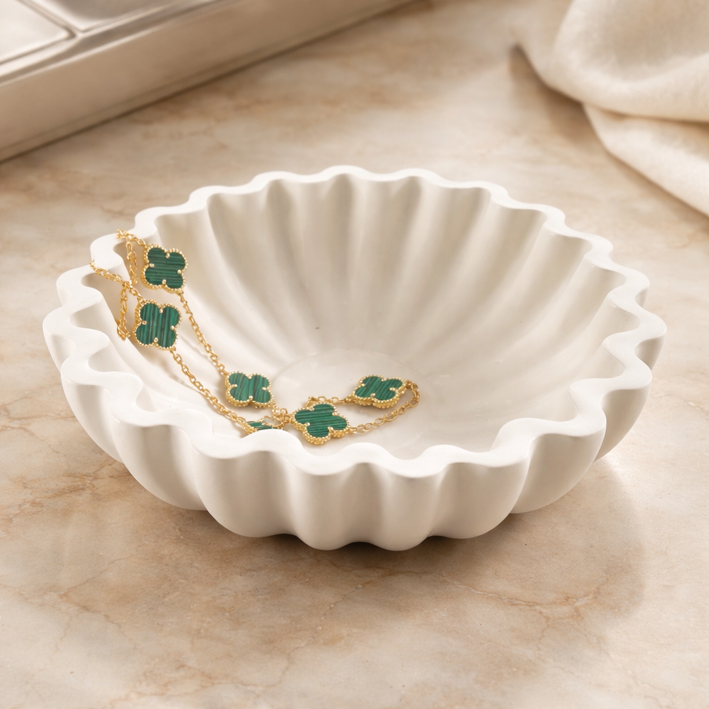 Handcrafted Botanical Tray – Elegant Home Decor Piece